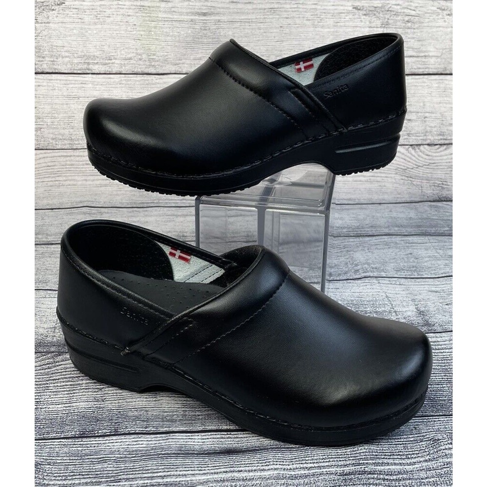 Sanita Women’s Professional Black Leather Clog Slip Resistant Size 38 US 7